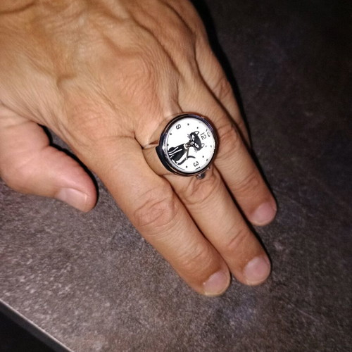 Cat Design Quartz Watch Ring new, silver and white
