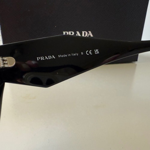 Γυαλιά ηλίου γυναικεία Prada μαύρα με ντεγκραντέ φακό, σαν καινούργια