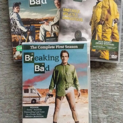 Breaking Bad seasons 1, 2, and 3 DVD set used with Greek subtitles