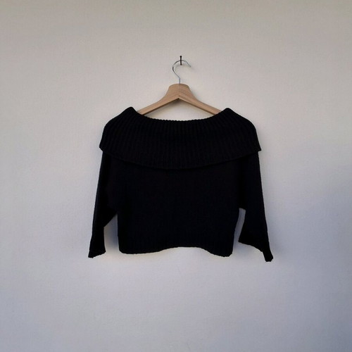 Staff crop sweater like new, black, size M
