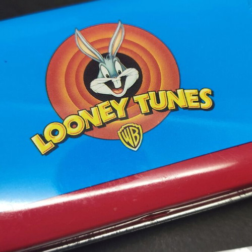 Looney Tunes metal case used, vintage 1998 Warner Bros.