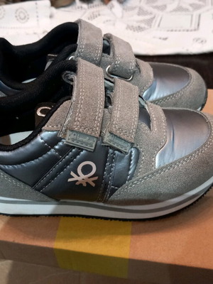 Benetton kids sneakers like new, grey, size 27