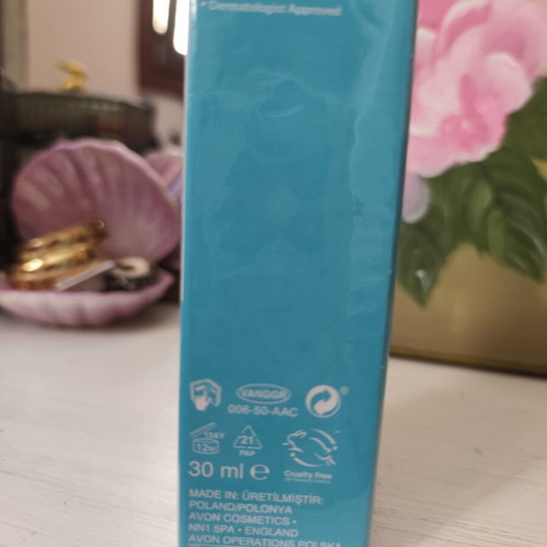 Avon face serum with hyaluronic acid new