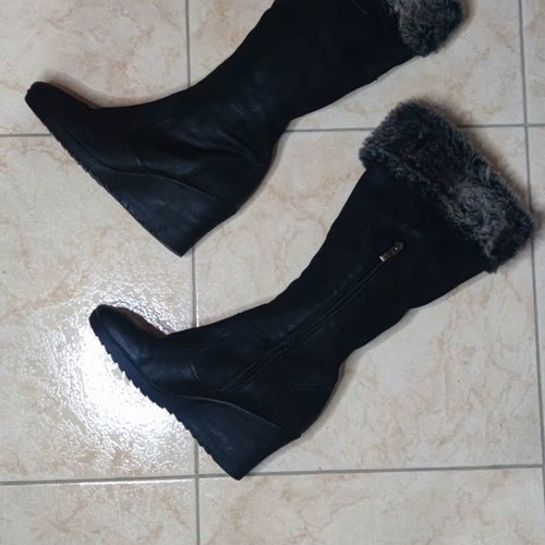 Caprice boots used with fur lining, size 40, black