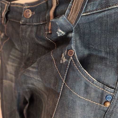 Attrattivo dark blue jeans XL, new with decorative seams