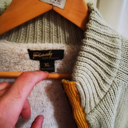 Knitted wool cardigan like new, size XL, beige