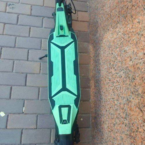 Kaboo Urban electric scooter like new, 500W motor, 650 km