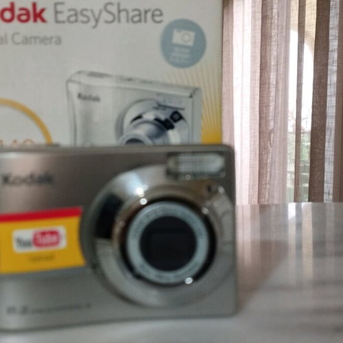 Kodak EasyShare C140 digital camera like new