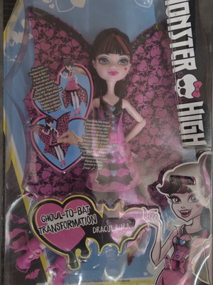 Κούκλα Monster High Ghoul-to-Bat Transformation Draculaura καινούργια