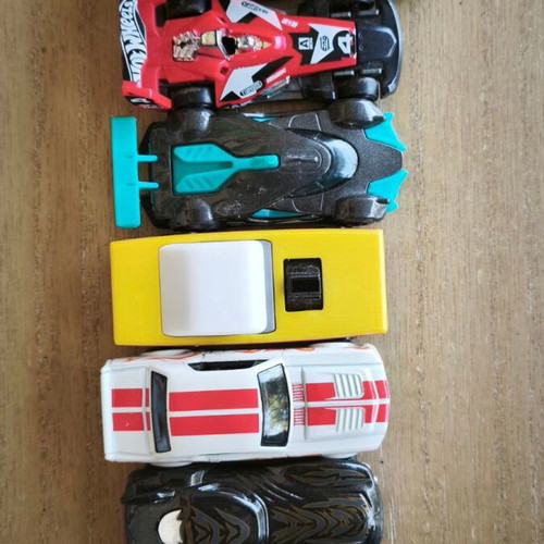 Hot Wheels Die-Cast Toy Cars Set of 7 1:64 Scale like new