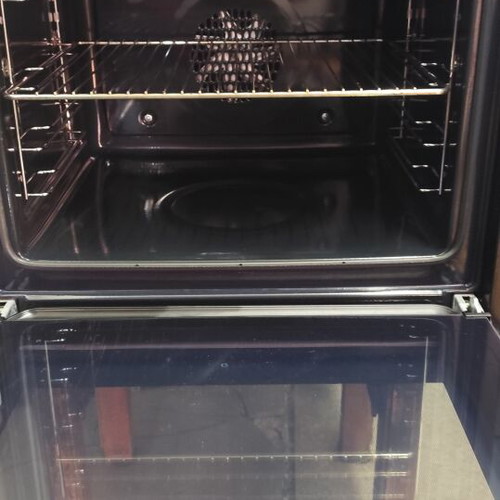 Neff Built-In Oven Like New, Fully Functional with Two Trays and Grill