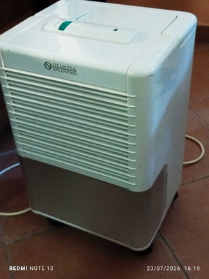 Olimpia Splendid Aquaria Silent 14 Dehumidifier Like New