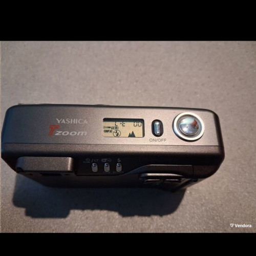 Yashica T Zoom camera like new, premium 35mm compact with zoom lens