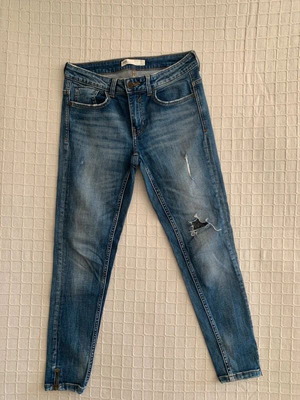 Zara jeans with zipper and sequin patch, size M