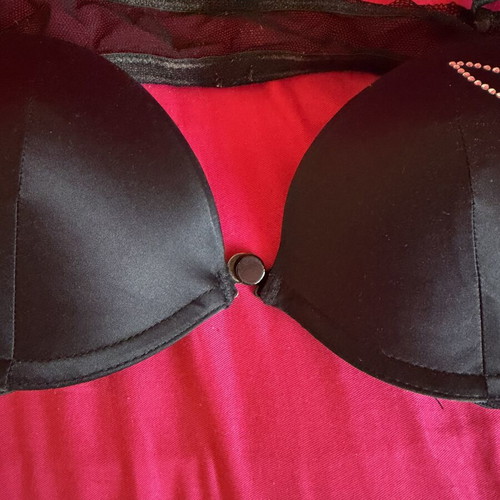Bra 75B used, satin texture with bunny design, front clasp