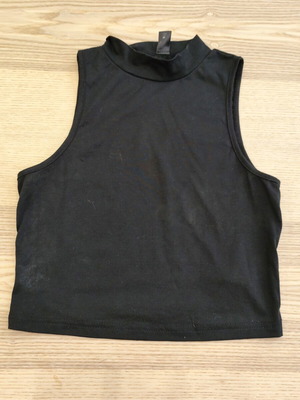 Shein black crop top, size S
