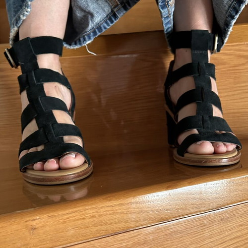Ugg Macayla Leather Heeled Sandals black suede size EU 38.5 like new