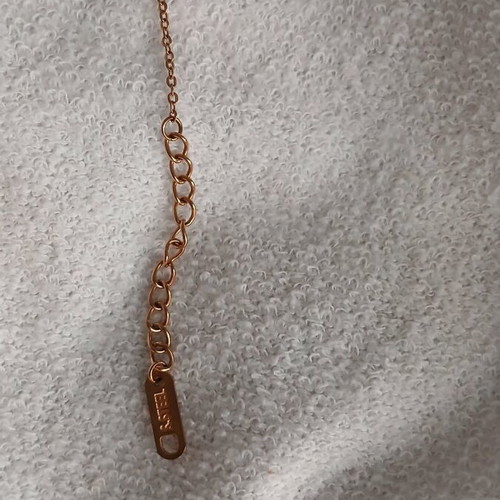 Steel chain bracelet used with 3 butterflies pink gold color