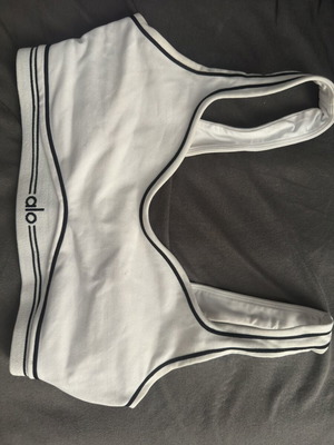 Alo sports bra like new, size S, black and white