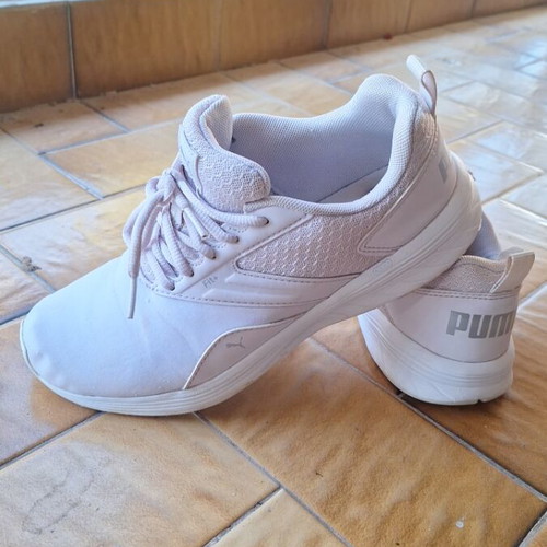 Puma women's athletic shoes used in good condition