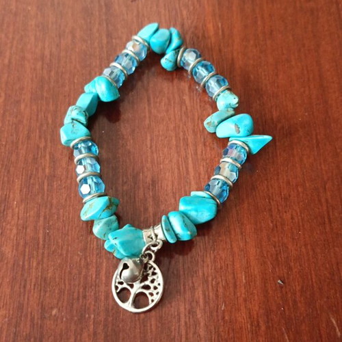 Elastic bracelet with blue beads like new