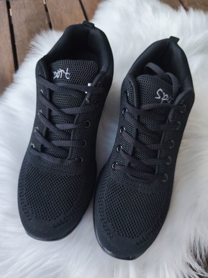 Dance shoes new, size 39, black, athletic style