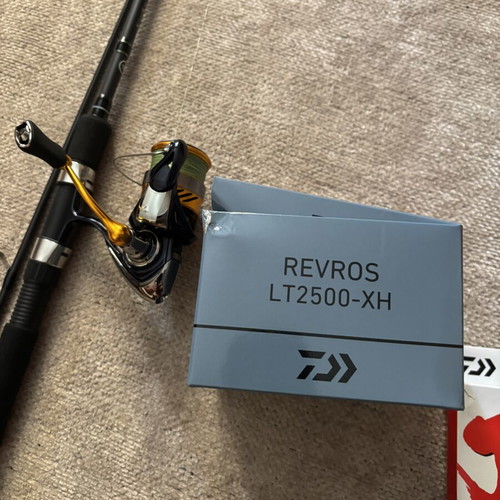 Shimano Fx XT Spinning Rod 2.40m with Daiwa Revros LT 2500 Reel like new