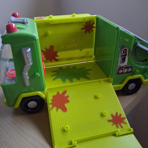 Trash Pack Truck set with 14 boxes like new