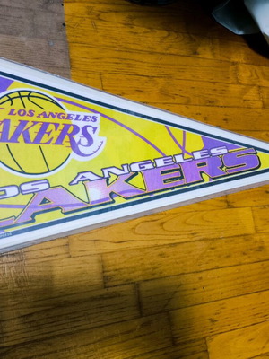 Los Angeles Lakers NBA pennant XXL like new