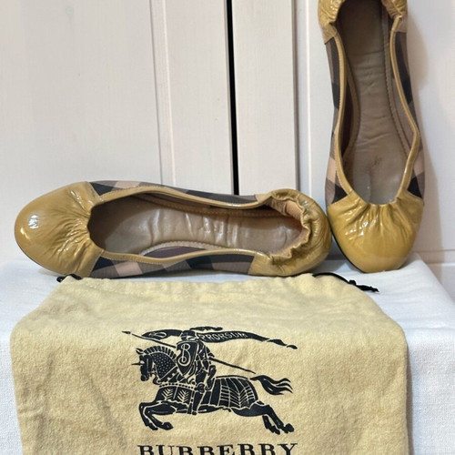 Burberry ballet flats used size 38 beige with fabric case
