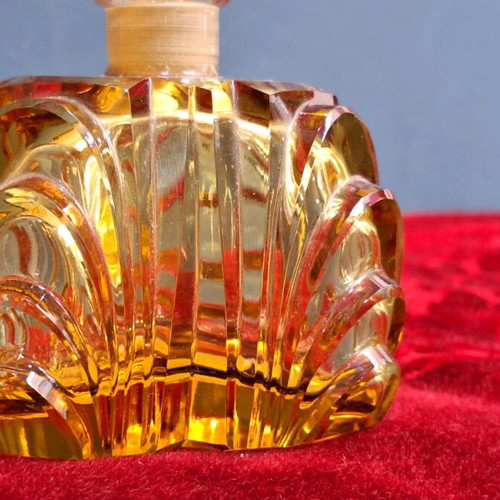 Art Deco perfume bottle from Czechia like new, crystal