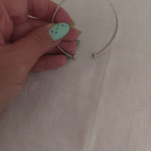 Bracelet made of stainless steel, like new, thin and light, silver