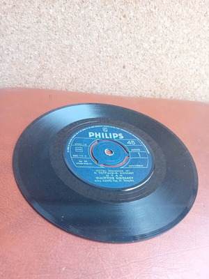 Philips 45 RPM vinyl record used, laiko genre
