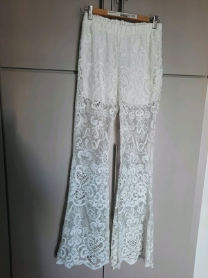 Lace women's set like new, size small medium