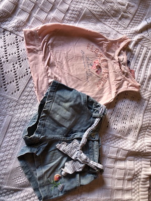 Denim shorts with blouse for girl used, 92cm