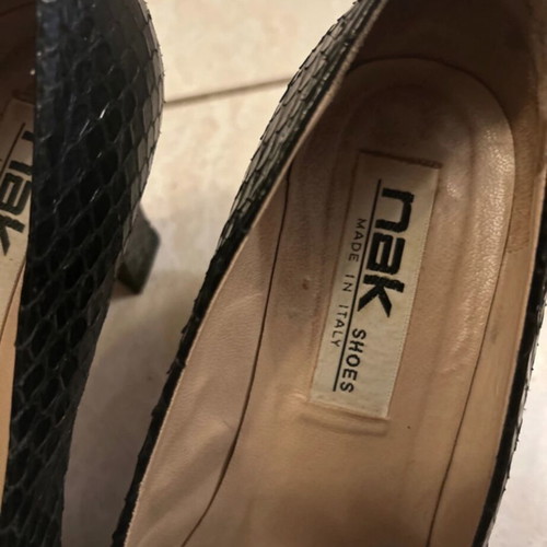 Nak leather pumps with 9cm block heel like new, black snake texture