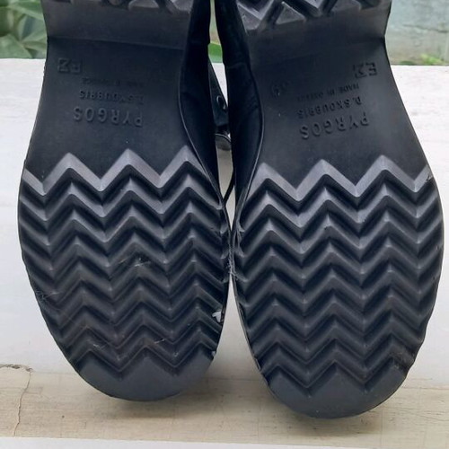 Military boots new, size 39