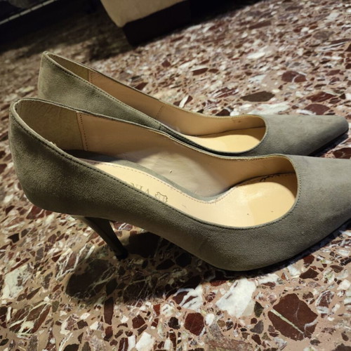 Stefania winter suede pumps used, size 37, khaki
