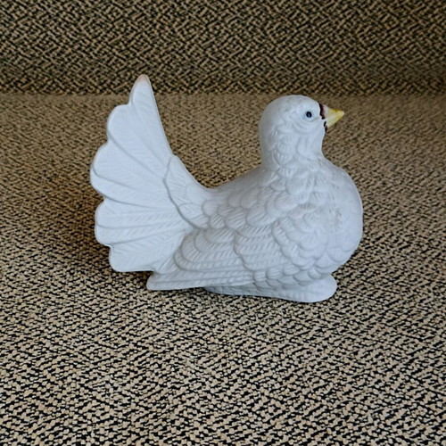 White decorative dove Sophia-Ann like new