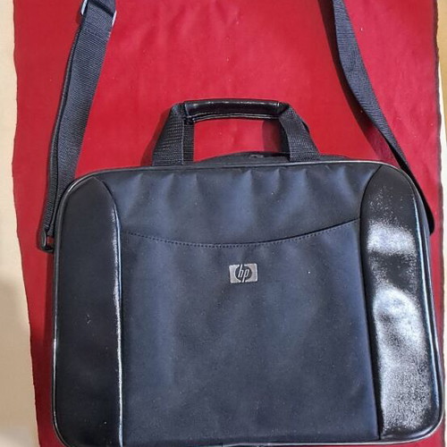 HP laptop shoulder bag like new, black