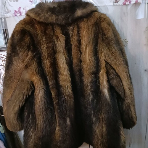 Natural fur size Large like new, brown