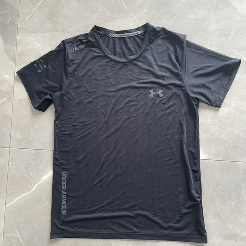 Under Armour reflective t-shirt medium like new, black
