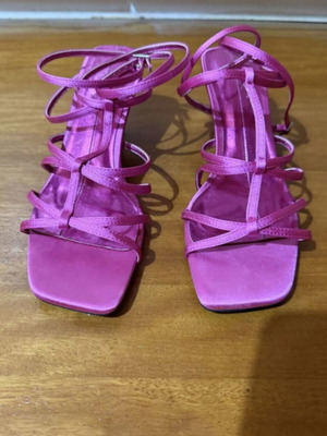 Zara women's fuchsia strappy sandals with medium heel