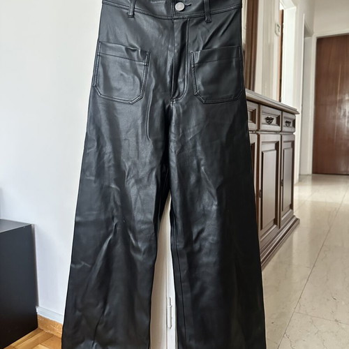 Leather pants Zara black, like new with minor defect