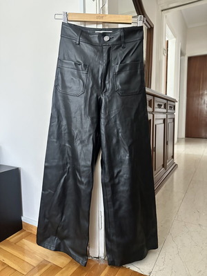 Leather pants Zara black, like new with minor defect