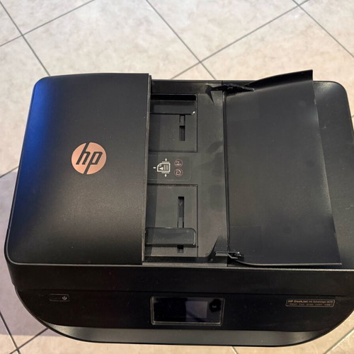 HP multifunction printer like new for home use with wireless printing
