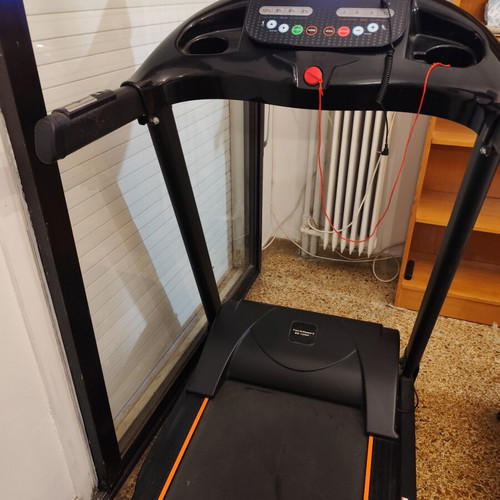TechSport ES-T2704 Treadmill like new, foldable with electric incline
