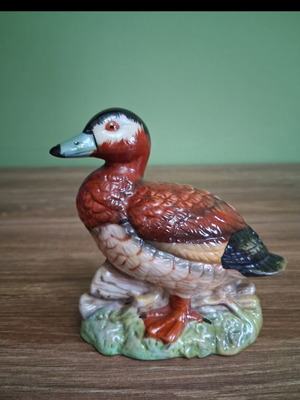 Vintage porcelain duck figure like new, made in Taiwan