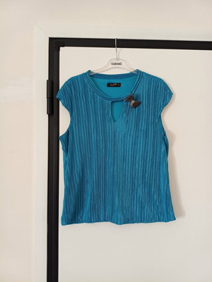 Vener women's blouse like new, turquoise cap sleeve, size XL