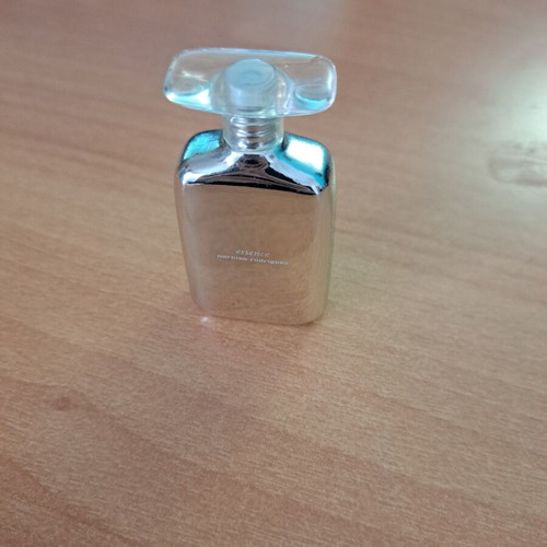 Narciso Rodriguez Essence Miniature Eau de Parfum 7.5ml new